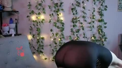 Margaux Savant online show from September 16, 3:18 am