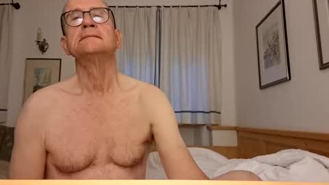 Snapshot of marginalie chatting on September 30, 6:29 am marginalie online show from September 30, 6:29 am