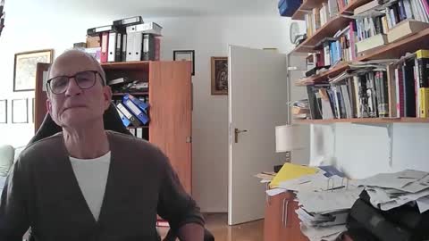 Snapshot of marginalie chatting on October 12, 1:43 pm marginalie online show from October 12, 1:43 pm