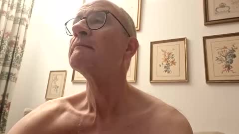 Snapshot of marginalie chatting on October 28, 6:17 am marginalie online show from October 28, 6:17 am