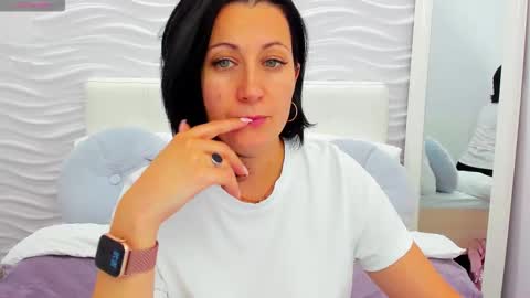 Snapshot of margobloom chatting on September 27, 1:27 pm Margo online show from September 27, 1:27 pm