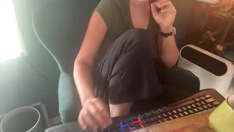 Elle online show from October 23, 4:06 pm