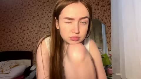 Chloe online show from March 24, 2:33 pm