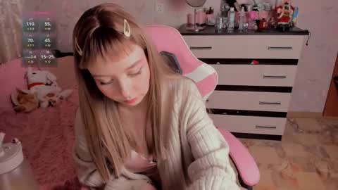 Snapshot of margopink chatting on February 17, 12:18 am Margot online show from February 17, 12:18 am