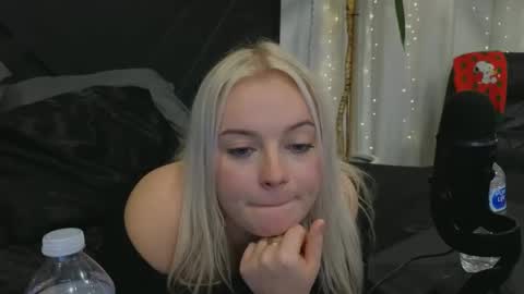 Snapshot of margot_robbie7 chatting on December 23, 5:06 am margot_robbie7 online show from December 23, 5:06 am