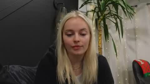 Snapshot of margot_robbie7 chatting on January 14, 5:19 am margot_robbie7 online show from January 14, 5:19 am