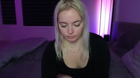 Snapshot of margot_robbie7 chatting on October 13, 10:43 pm margot_robbie7 online show from October 13, 10:43 pm