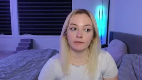 Snapshot of margot_robbie7 chatting on November 30, 10:58 pm margot_robbie7 online show from November 30, 10:58 pm