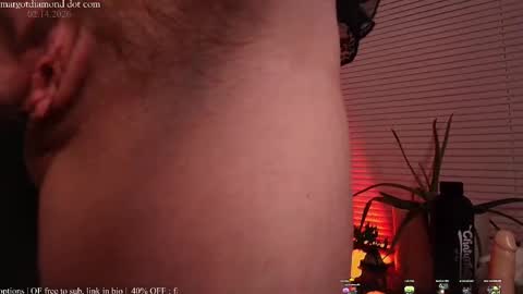 Snapshot of margotdiamond chatting on February 15, 12:07 am online show from February 15, 12:07 am