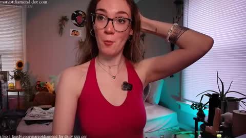 Snapshot of margotdiamond chatting on March 6, 5:31 pm online show from March 6, 5:31 pm