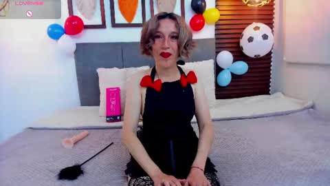 Snapshot of margott_mature chatting on July 4, 12:11 pm Margott online show from July 4, 12:11 pm