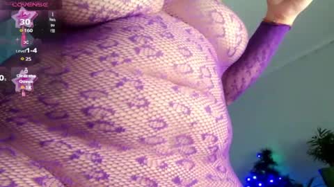 Snapshot of mari_77777 chatting on December 8, 9:30 pm Mari online show from December 8, 9:30 pm