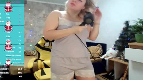 Snapshot of mari_77777 chatting on January 2, 5:57 am Mari online show from January 2, 5:57 am