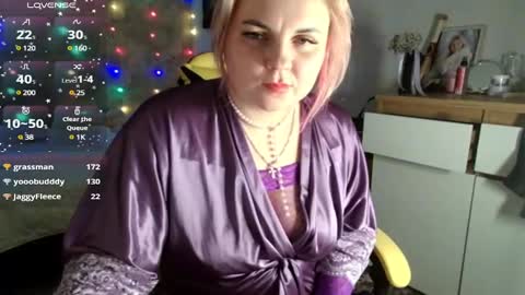 Snapshot of mari_77777 chatting on January 31, 10:20 am Mari online show from January 31, 10:20 am
