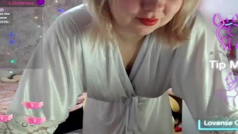 Snapshot of mari_77777 chatting on February 28, 3:26 am Mari online show from February 28, 3:26 am