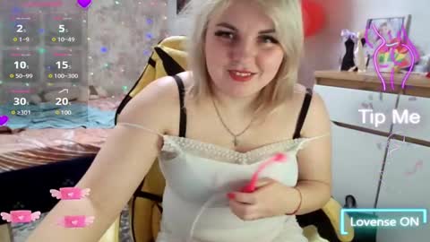 Snapshot of mari_77777 chatting on March 6, 3:35 pm Mari online show from March 6, 3:35 pm