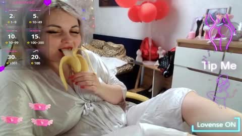 Snapshot of mari_77777 chatting on March 12, 10:59 am Mari online show from March 12, 10:59 am