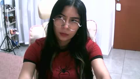 Snapshot of mari_lov3 chatting on March 19, 6:06 am mari_lov3 online show from March 19, 6:06 am