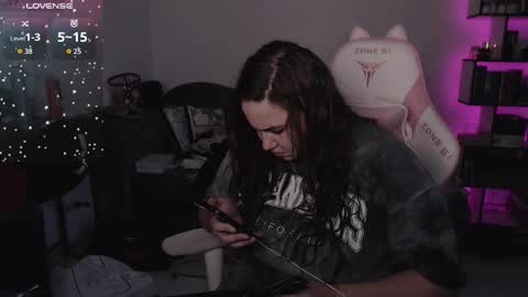 mari moore online show from October 11, 9:30 am