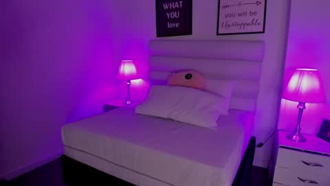 mari_salgado online show from December 9, 2:49 pm