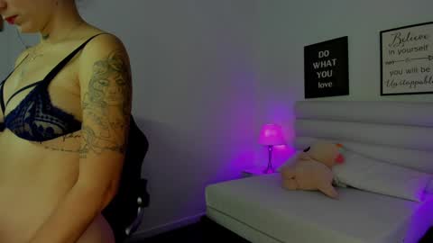 mari_salgado online show from December 14, 11:50 am