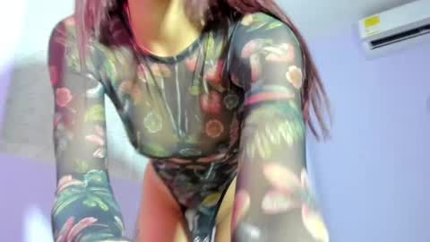 Snapshot of mari_sweeet chatting on December 6, 1:33 pm Meli-Mari online show from December 6, 1:33 pm