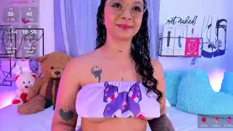 Mari Sweett  online show from March 5, 8:27 pm