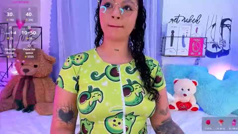 Mari Sweett  online show from March 15, 8:15 pm