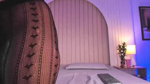 Snapshot of maria_gil chatting on February 23, 11:40 am Maria online show from February 23, 11:40 am