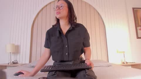 Snapshot of maria_gil chatting on March 20, 11:15 am Maria online show from March 20, 11:15 am