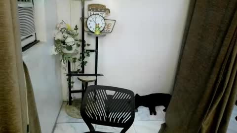 Snapshot of maria_laboxxx chatting on October 8, 1:47 am Marga online show from October 8, 1:47 am