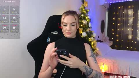 Snapshot of maria_shy_lii chatting on December 7, 7:49 am maria_shy_lii online show from December 7, 7:49 am