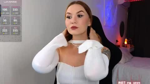 Snapshot of maria_shy_lii chatting on February 12, 1:27 pm maria_shy_lii online show from February 12, 1:27 pm
