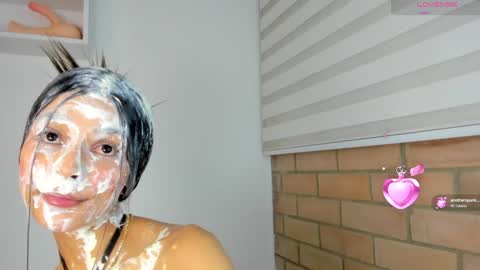 S O F I A  model independent online show from December 5, 6:32 am