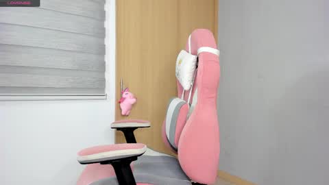 Snapshot of mariaangel_99 chatting on May 15, 10:50 pm maria angel online show from May 15, 10:50 pm