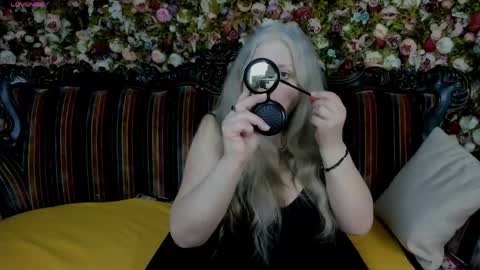 Maria online show from May 17, 2:13 pm