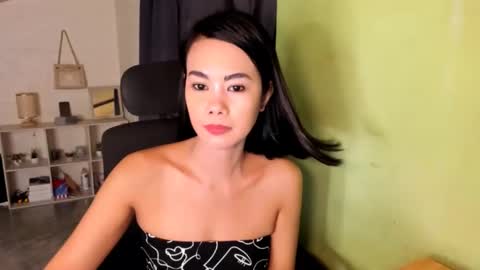 Snapshot of mariacarmi chatting on December 10, 5:44 pm mariacarmi online show from December 10, 5:44 pm