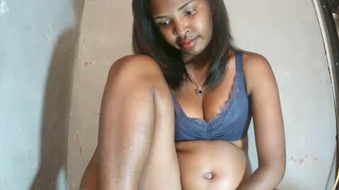 Snapshot of mariah586 chatting on February 18, 5:25 am Maria online show from February 18, 5:25 am