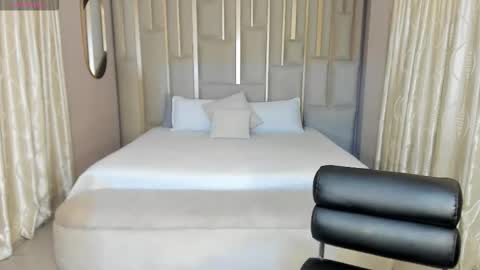 Snapshot of mariaherrera_ chatting on December 15, 7:29 pm MARIA HERRERA online show from December 15, 7:29 pm