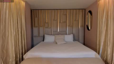 Snapshot of mariaherrera_ chatting on December 17, 12:49 am MARIA HERRERA online show from December 17, 12:49 am