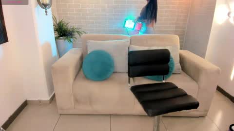 MARIA HERRERA  online show from April 26, 11:35 pm