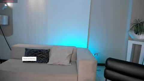 MARIA HERRERA  online show from April 29, 8:04 pm