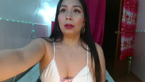 Snapshot of mariajose2015 chatting on July 18, 3:00 am Mariajose online show from July 18, 3:00 am
