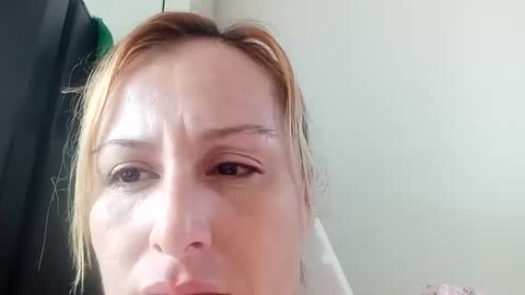 mariajose_1992 online show from May 24, 8:36 pm