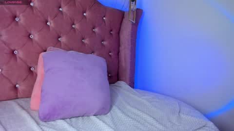 Snapshot of mariam__cute chatting on December 18, 10:24 pm online show from December 18, 10:24 pm