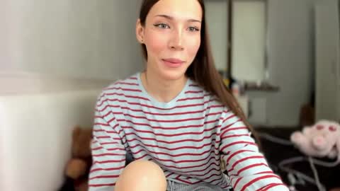 Mariam  online show from May 27, 5:48 am
