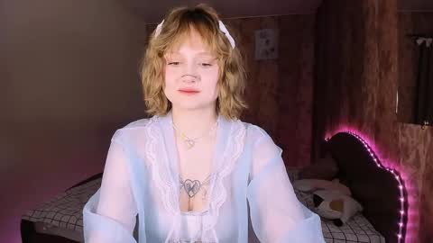 Snapshot of mariamilkis chatting on March 6, 2:08 am Maria online show from March 6, 2:08 am
