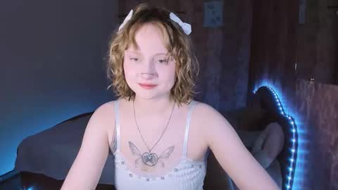 Snapshot of mariamilkis chatting on March 18, 1:31 am Maria online show from March 18, 1:31 am