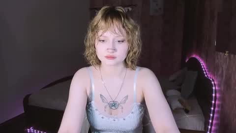 Snapshot of mariamilkis chatting on March 27, 2:06 am Maria online show from March 27, 2:06 am
