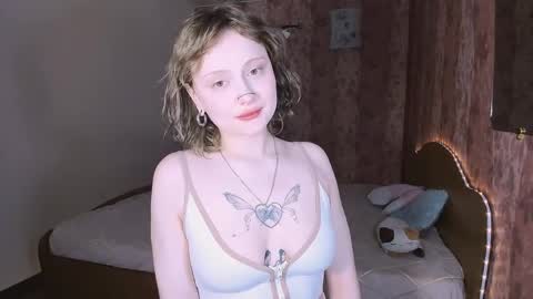Snapshot of mariamilkis chatting on April 7, 1:17 am Maria online show from April 7, 1:17 am